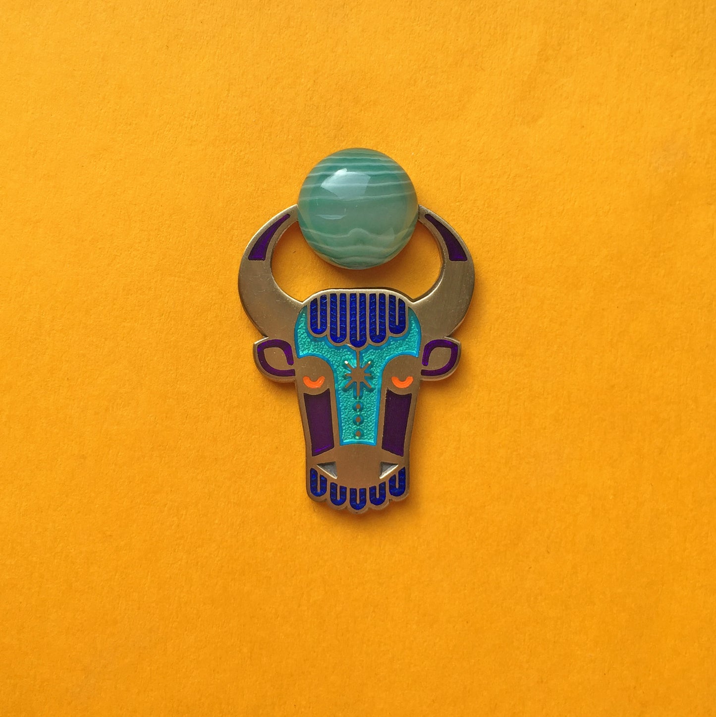 Enzu Pin